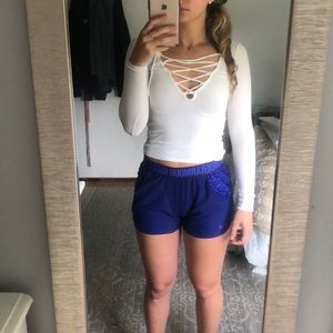 URBAN OUTFITTERS xs sweater